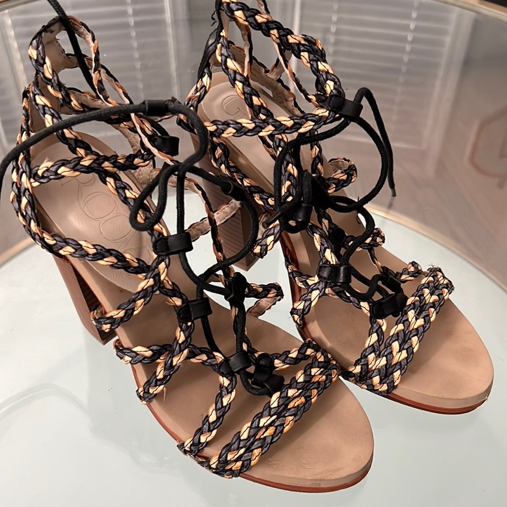 Multicolor wedged heel with lace up straps